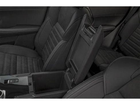 Used 2025 Mitsubishi Outlander SE image 16