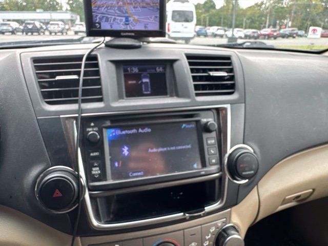 Used 2013 Toyota Highlander SE AWD/4WD image 14