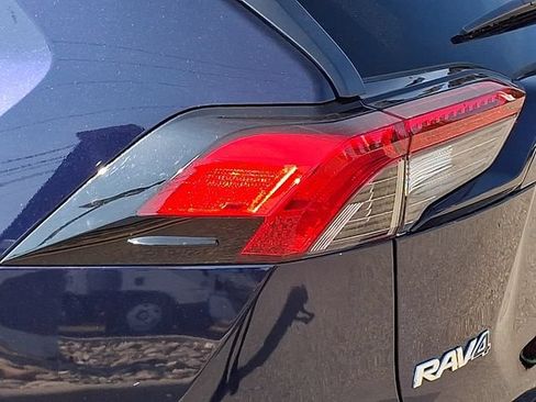 Used 2022 Toyota RAV4 XLE Premium FWD image 29