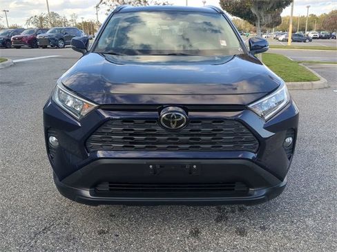 Used 2019 Toyota RAV4 XLE Premium image 9