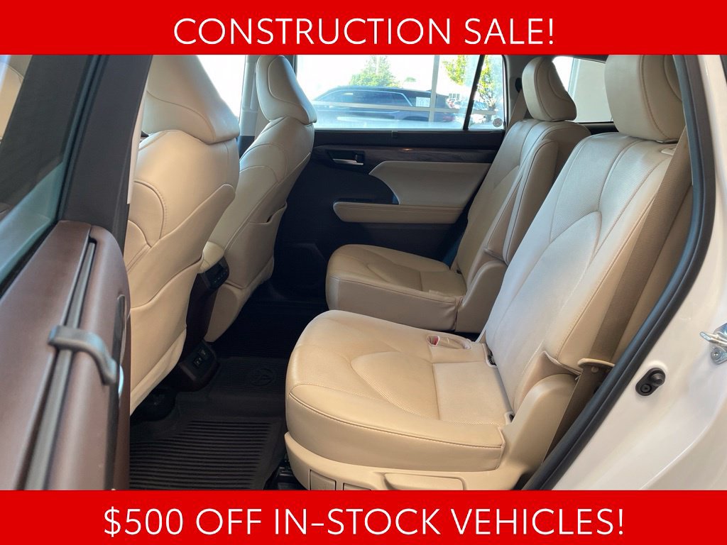 Used 2020 Toyota Highlander Limited FWD image 12