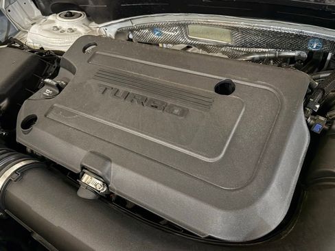 Used 2025 Buick Envision Sport Touring AWD/4WD image 14