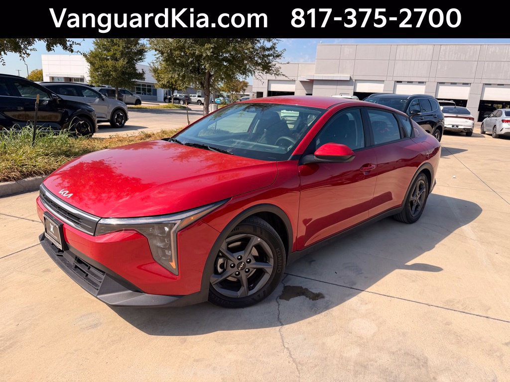 Certified 2025 Kia K4 FWD image 1