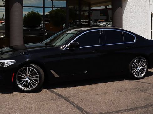 Used 2020 BMW 530i w/ Convenience Package RWD image 4