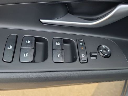 New 2026 Hyundai Elantra Limited FWD image 36