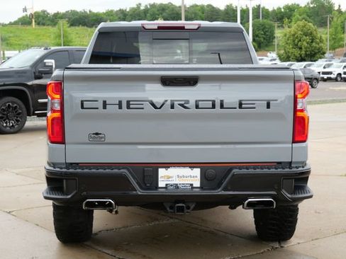 Used 2024 Chevrolet Silverado 1500 LT Trail Boss w/ Convenience Package II AWD/4WD image 6