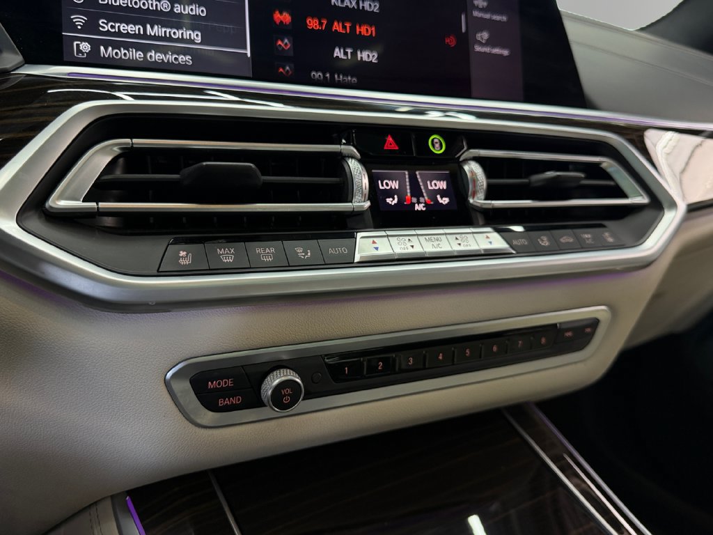 Used 2020 BMW X5 M50i w/ Executive Package AWD/4WD image 22