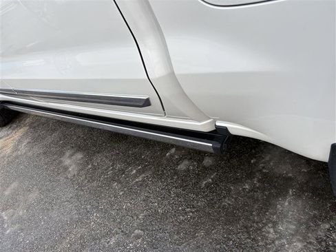 Used 2024 Chevrolet Silverado 1500 High Country w/ Technology Package image 10