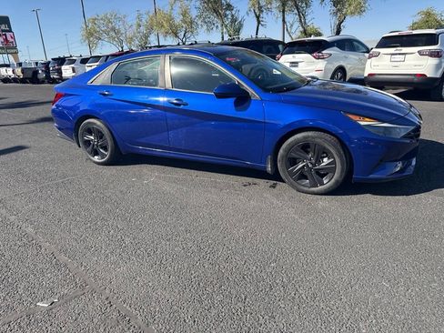 Used 2021 Hyundai Elantra SEL w/ Convenience Package FWD image 6