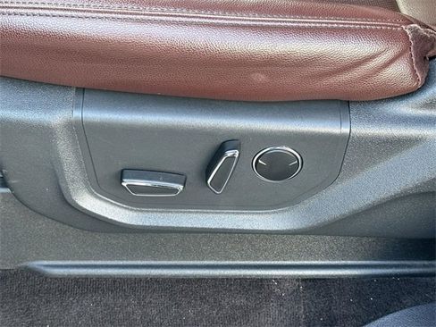 Used 2022 Ford Expedition Limited image 34