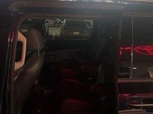 Used 2022 Kia Carnival SX image 4