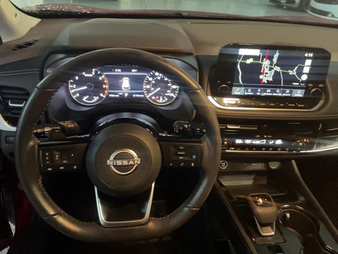 Used 2023 Nissan Rogue SL w/ SL Premium Package image 6