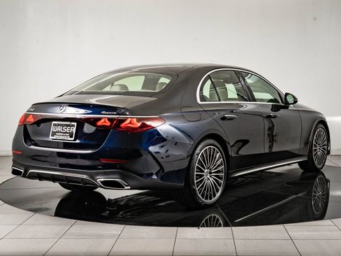 New 2026 Mercedes-Benz E 350 4MATIC Sedan image 11