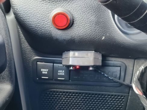 Used 2015 Jeep Wrangler Unlimited Rubicon w/ Connectivity Group image 26