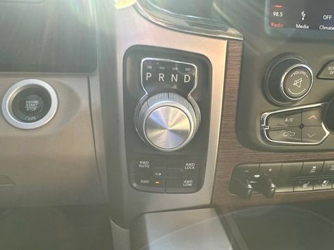 Used 2018 RAM 1500 Laramie w/ Convenience Group AWD/4WD image 6