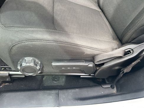 Used 2023 Jeep Wrangler Sport S image 13