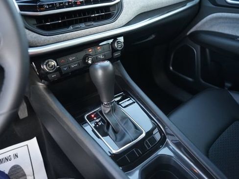 Used 2022 Jeep Compass Latitude FWD image 28