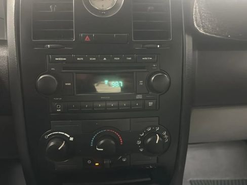 Used 2007 Chrysler 300 RWD image 12