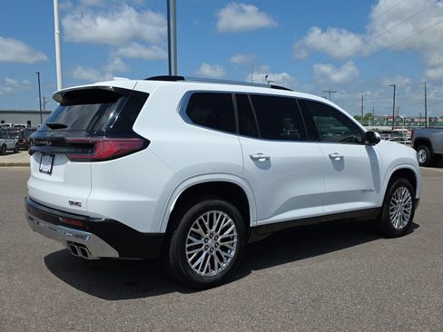 Used 2025 GMC Acadia Denali FWD image 5