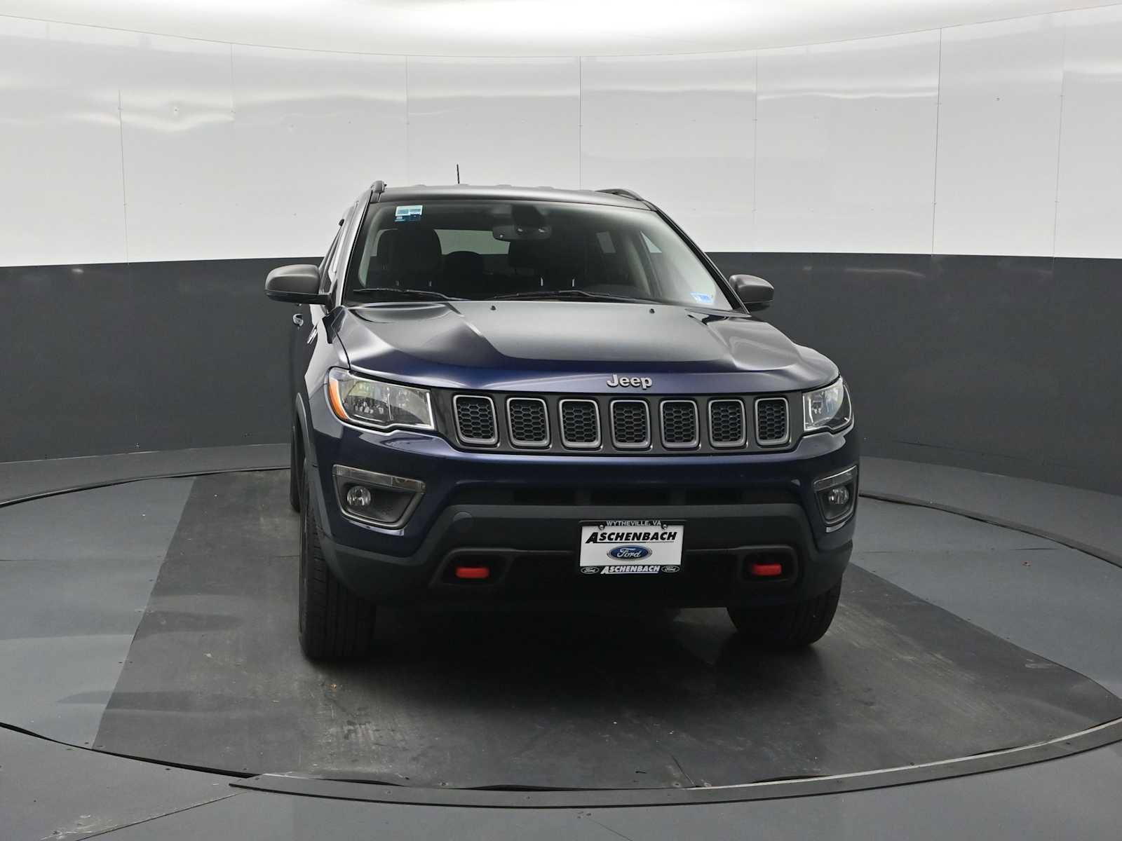 Used 2019 Jeep Compass Trailhawk w/ Popular Equipment Group AWD/4WD image 3