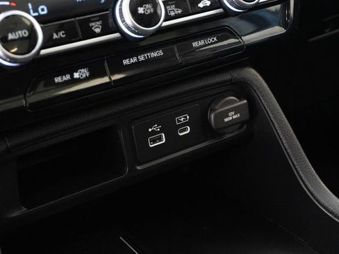 Used 2023 Honda Pilot Touring image 20