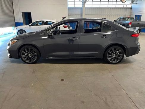 Used 2025 Toyota Corolla SE FWD image 6