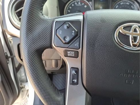 Used 2021 Toyota Tacoma SR5 AWD/4WD image 16