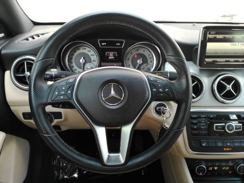 Used 2014 Mercedes-Benz CLA 250 image 31