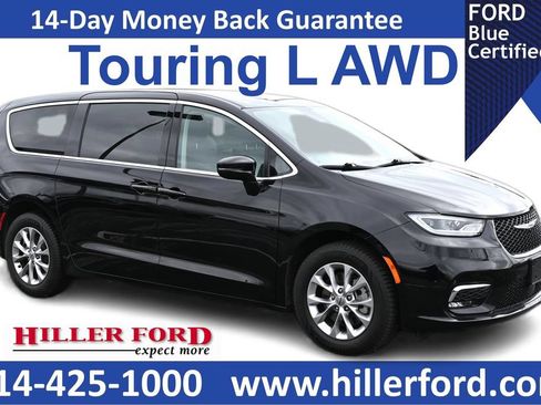 Used 2024 Chrysler Pacifica Touring-L AWD/4WD image 1