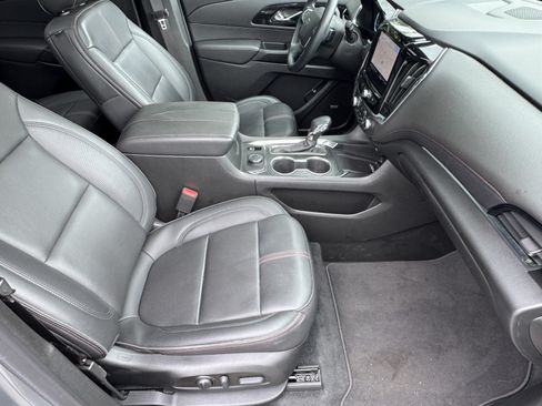 Used 2023 Chevrolet Traverse RS AWD/4WD image 16
