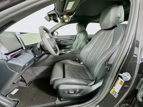 New 2026 BMW i5 eDrive40 w/ Premium Package RWD image 16