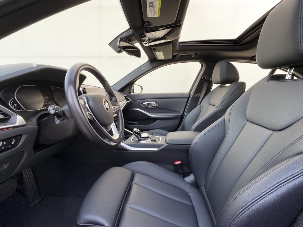Used 2021 BMW 330i Sedan w/ Convenience Package RWD image 5