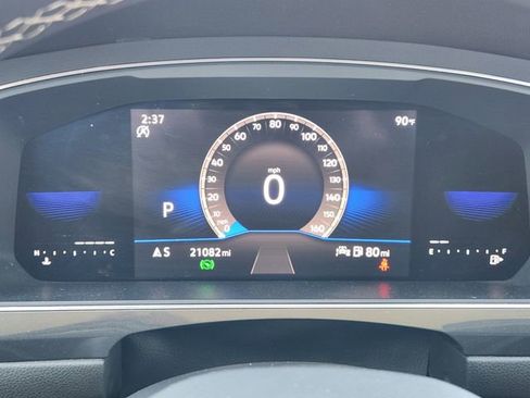 Used 2023 Volkswagen Tiguan SE w/ Panoramic Sunroof Package image 16