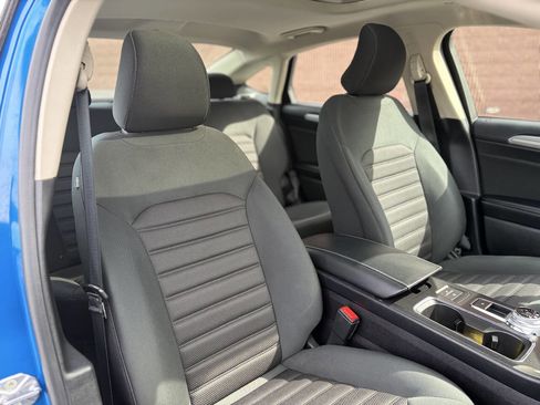 Used 2019 Ford Fusion SE FWD image 14