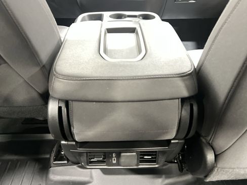 Used 2025 Chevrolet Silverado 2500 LT image 21