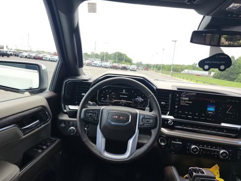 Certified 2025 GMC Sierra 1500 SLT w/ SLT Premium Plus Package AWD/4WD image 18