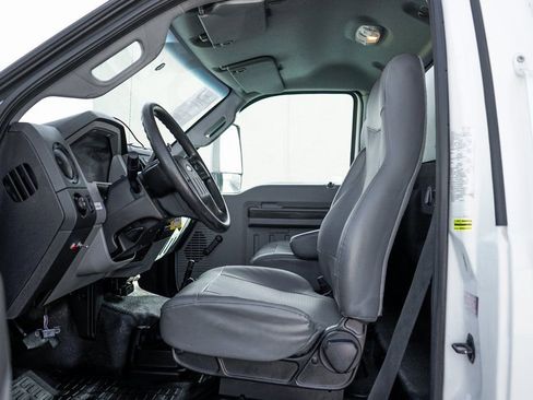 Used 2017 Ford F650 2WD Regular Cab Super Duty image 19