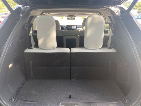 Used 2025 Mitsubishi Outlander AWD image 28