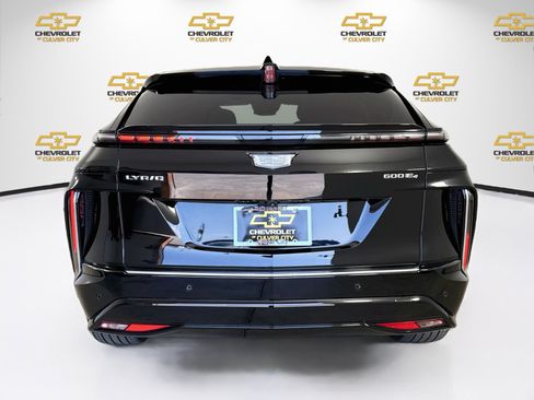 Used 2024 Cadillac Lyriq Luxury AWD/4WD image 7
