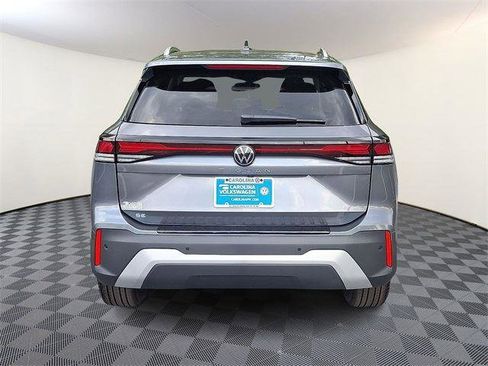 New 2025 Volkswagen Tiguan SE image 5