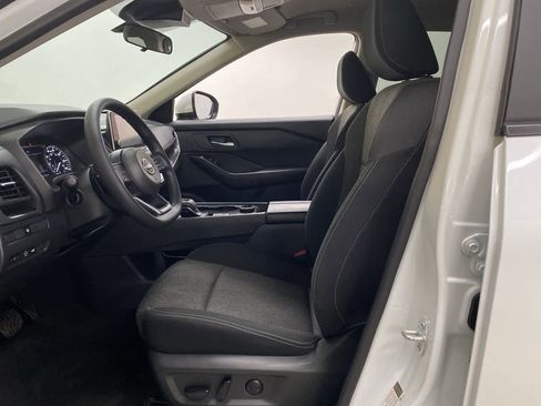 Used 2024 Nissan Rogue SV image 13