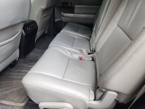 Used 2015 Toyota Sequoia SR5 w/ Premium Package RWD image 17