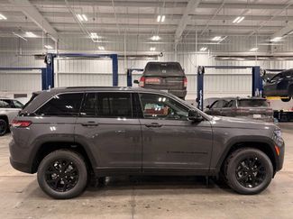 New 2026 Jeep Grand Cherokee Laredo video 2