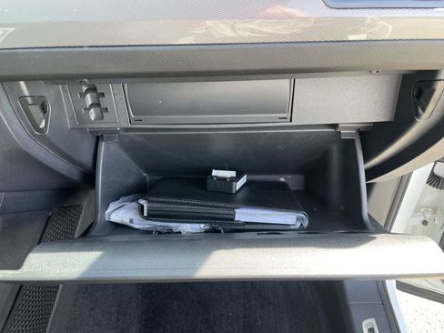 Used 2024 Volkswagen Tiguan SE R-Line image 44