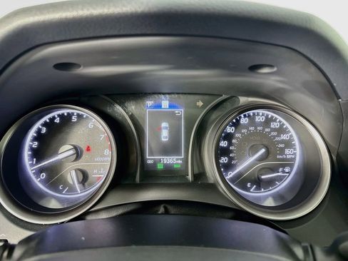 Used 2024 Toyota Camry SE w/ Cold Weather Package FWD image 18