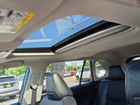 Used 2022 Toyota RAV4 Limited image 17