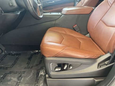 Used 2015 Cadillac Escalade Premium RWD image 20