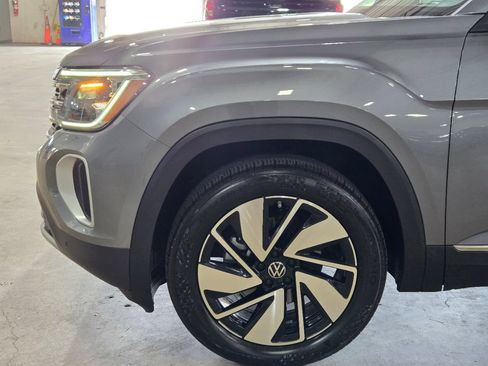 Used 2024 Volkswagen Atlas SEL AWD/4WD image 18