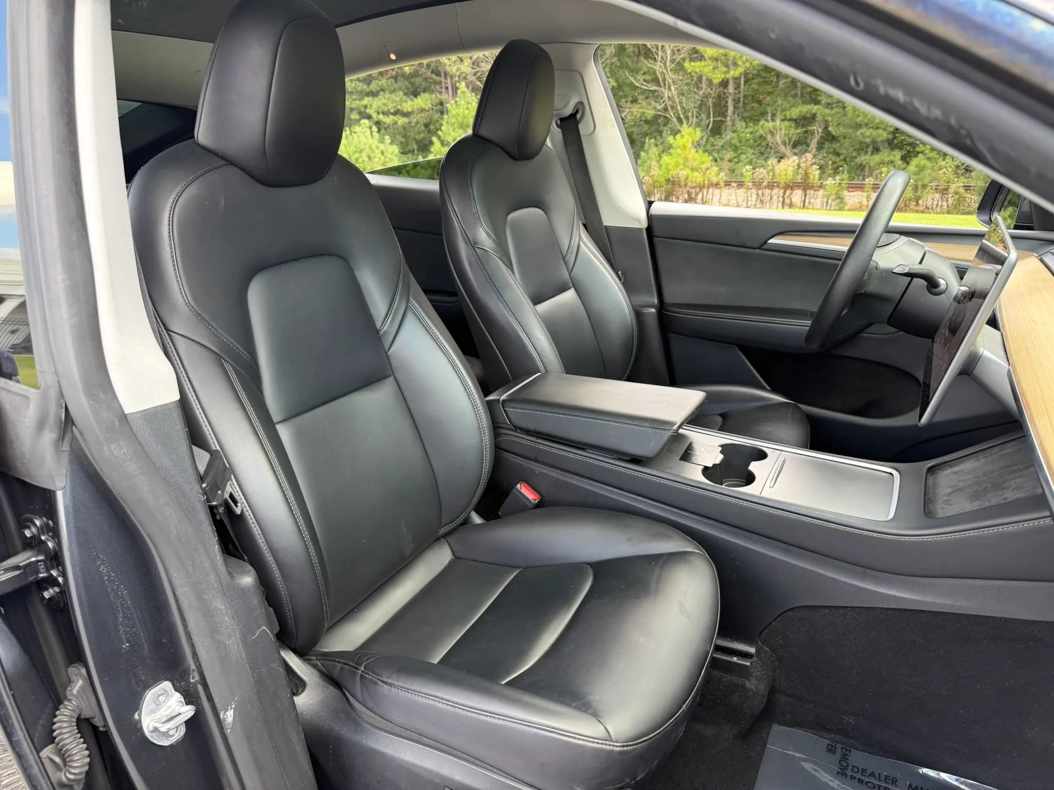 Used 2024 Tesla Model Y Long Range AWD/4WD image 25