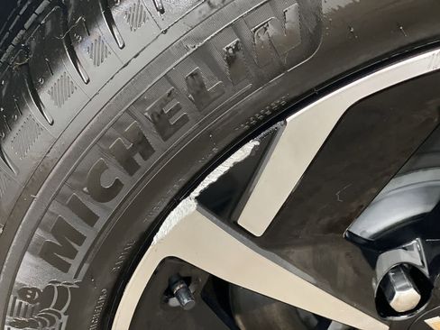 Used 2025 Chevrolet Equinox EV LT w/ Convenience Package image 30